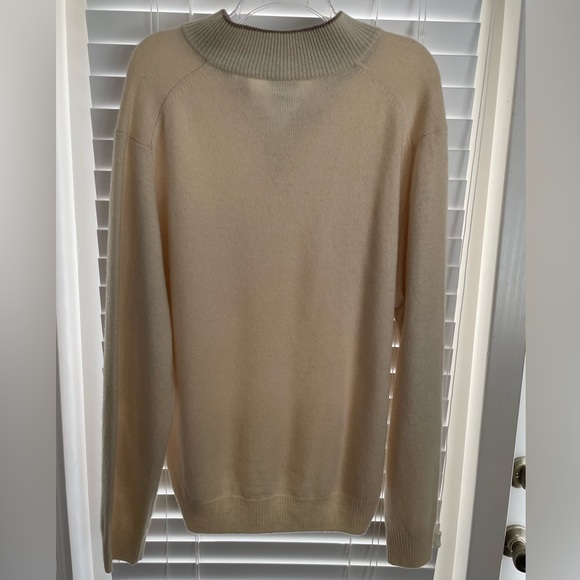 Jos A. Bank Sweater - Picture 3 of 3